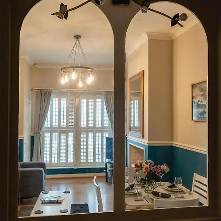 Blue Anchor House *